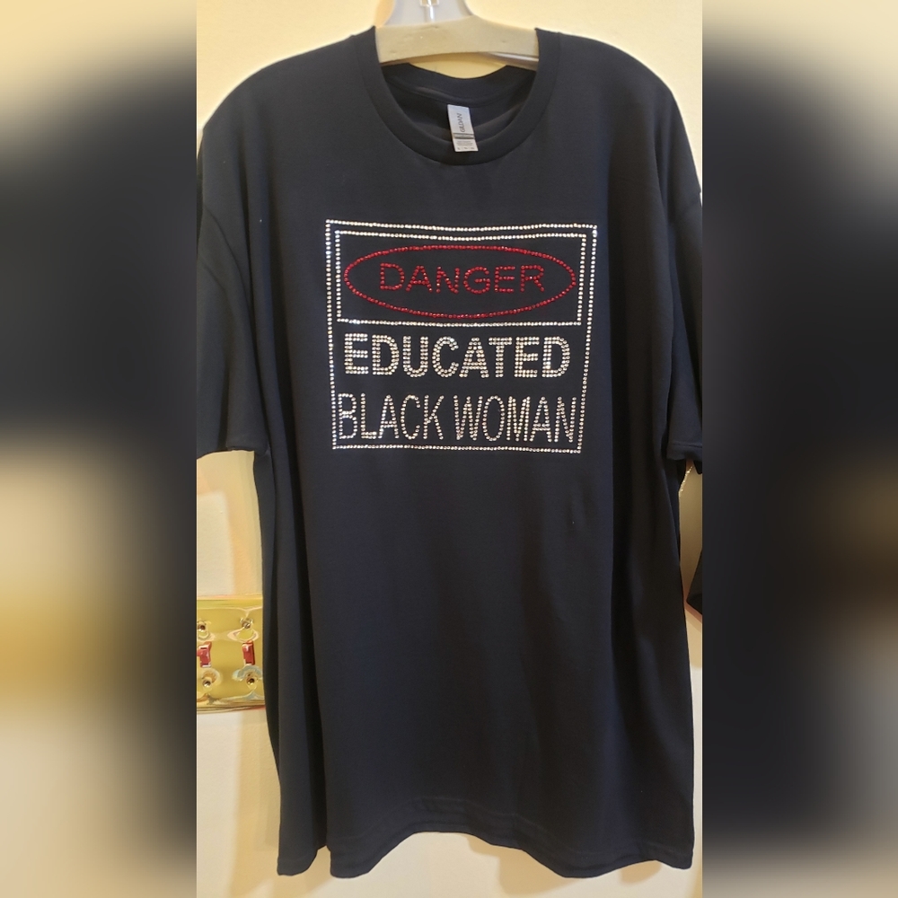 Graduates 🎓 graduation gift black t-shirt short sleeves NNU